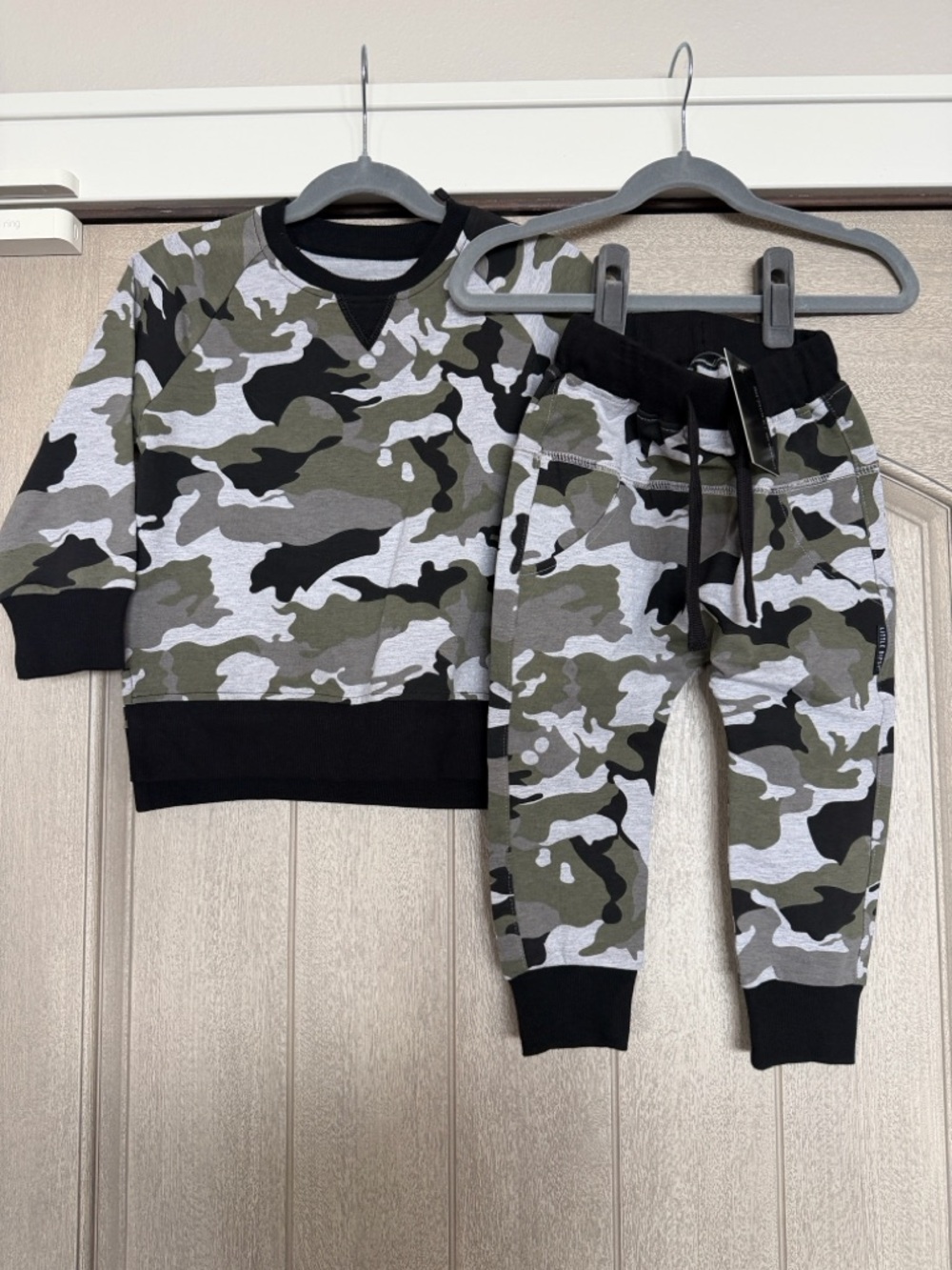 NWT Little Bipsy matching camouflage set joggers pullover sweatshirt 2-3T
